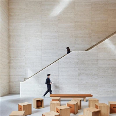 Tekstura obloge unutrašnjih i vanjskih zidova od travertina